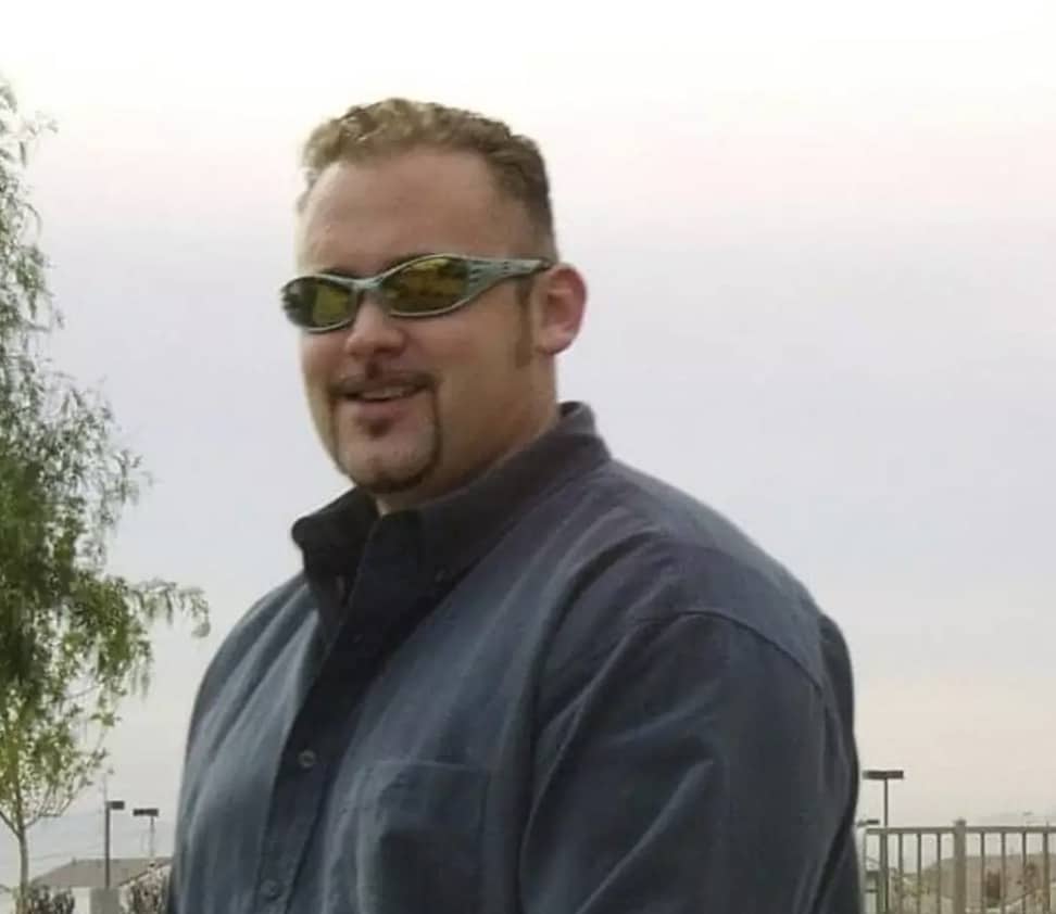 Homem que morreu por 45 minutos antes de 'voltar à vida' explica exatamente o que viu A morte de Tolman foi causada por um suplemento 'tóxico' que ele comprou online