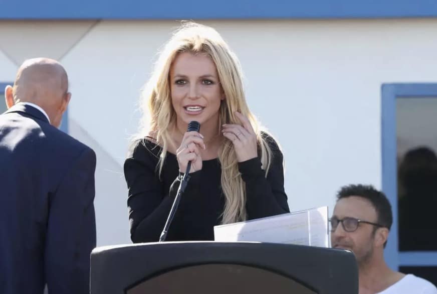 Britney Spears revela por que mentiu sobre sua virgindade por 30 anos após finalmente admitir com quem a perdeu Britney ficou sob um rígido conservadorismo por 13 anos