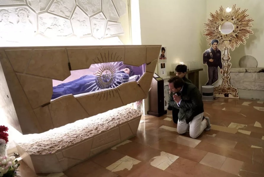 Papa Leão anuncia data exata em que adolescente será o primeiro santo Millennial Carlo Acutis foi sepultado e preservado na Igreja de Santa Maria Maggiore, na Itália