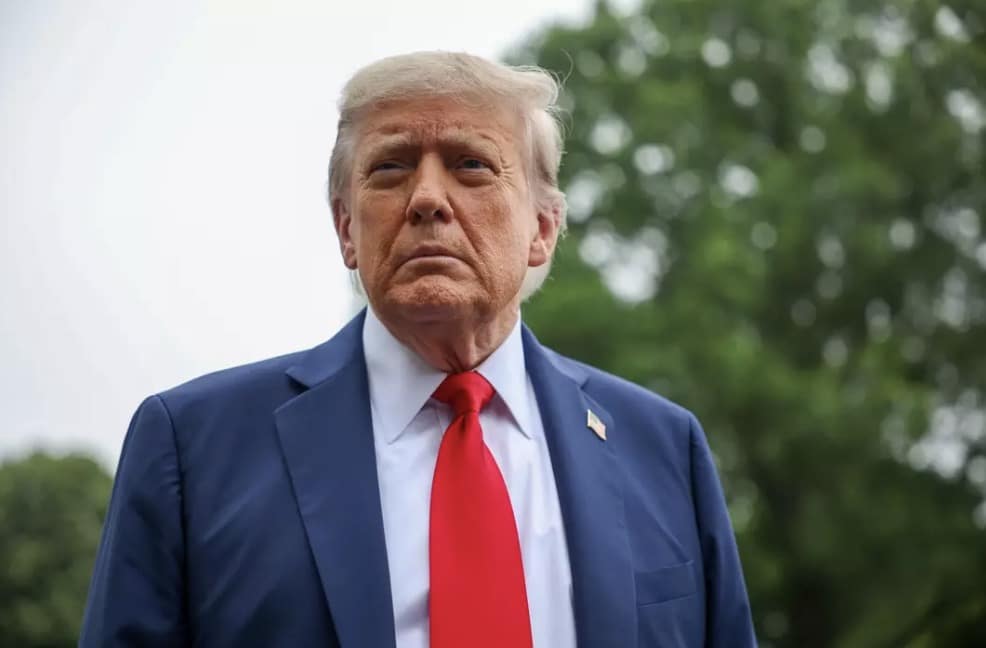 'Avião do juízo final' de Donald Trump faz voo 'altamente incomum' enquanto ele emite alerta assustador O ‘avião do juízo final’ seria usado por Donald Trump em caso de emergência