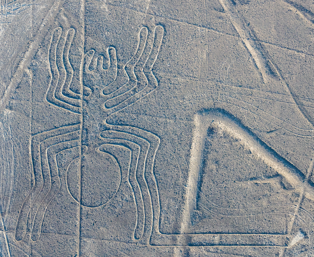 As linhas de Nazca ficariam ameaçadas por operações de mineração ilegal e informal no caso da diminuição da área de proteção (Imagem: Diego Delso/CC-BY-S A-4.0)