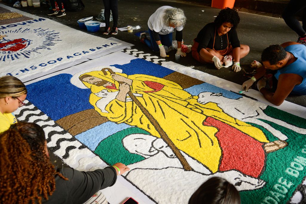Confecção de tapete em Corpus Christi
