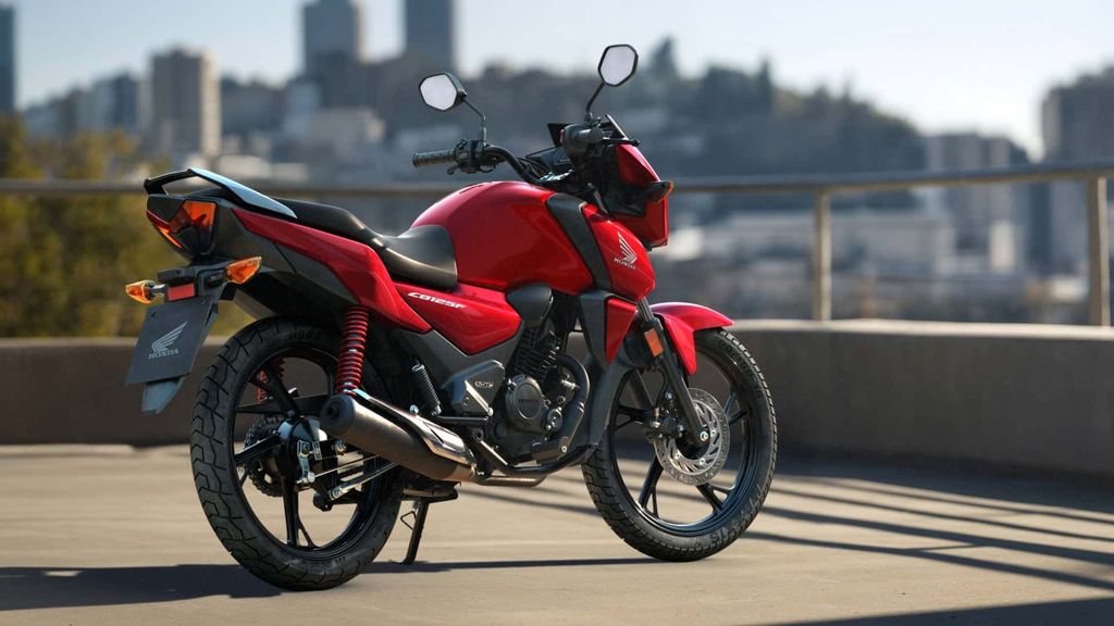 Honda CB125F vista por trás