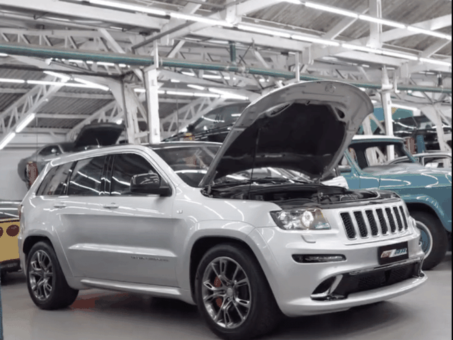 Jeep Grand Cheokee visto de lado