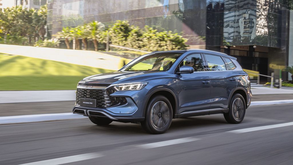 BYD Song Pro visto de lado