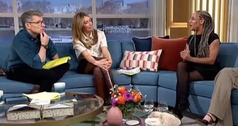 Mulher que ganhou $ 80.000 em sete meses vendendo suas unhas dos pés revela para que coisa nojenta elas são usadas Latiesha também participou do programa This Morning (ITV)