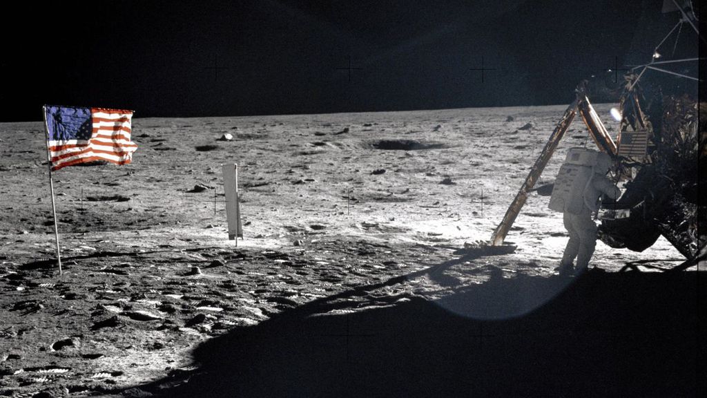 Bandeira da Apollo 11 na Lua