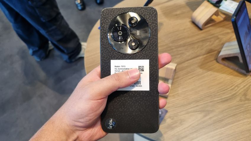 TCL 60 SE