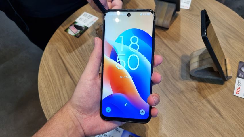 TCL 60 SE