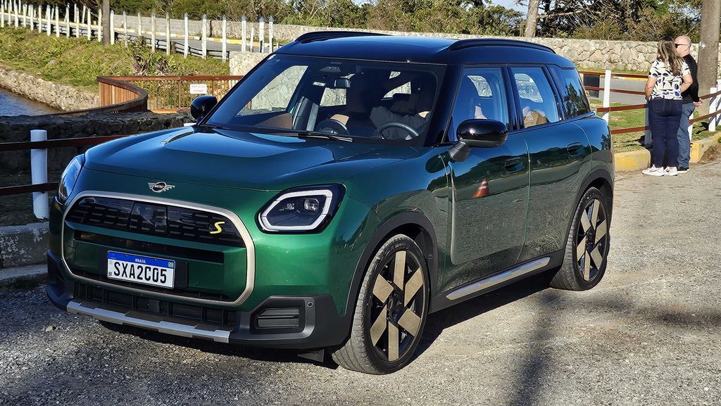 Mini Countryman SE ALL4 visto de frente