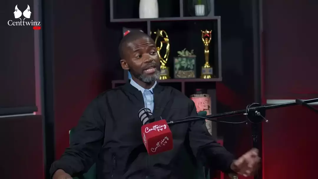 Homem que "viu Jesus" e previu o fim do mundo dá explicação constrangedora sobre por que nada aconteceu O pregador sul-africano Joshua Mhlakela previu que o arrebatamento aconteceria entre 23 e 24 de setembro, mas, quando não se concretizou, a situação ficou um pouco constrangedora (YouTube/CENTTWINZ TV)