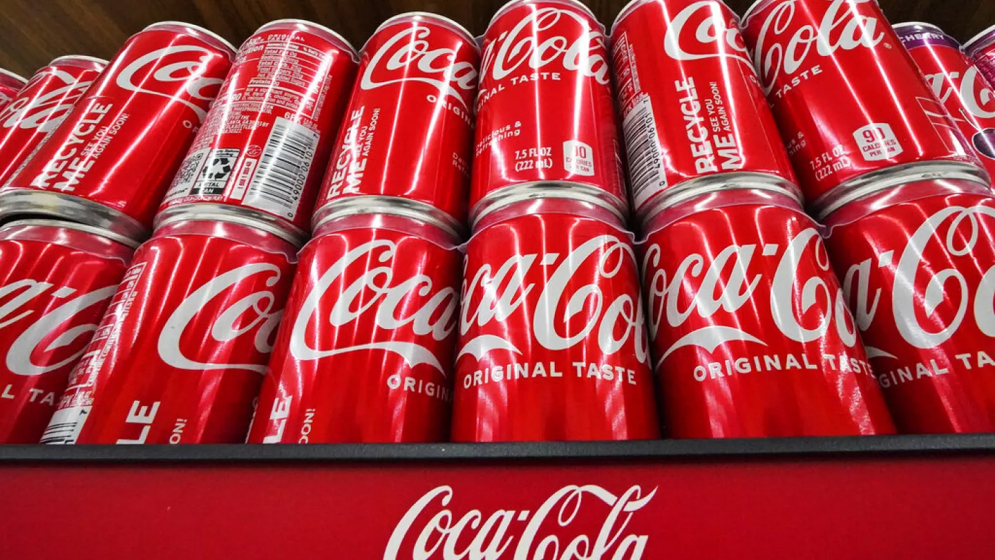 Especialista revela mensagem escondida no logotipo da Coca-Cola que as pessoas nunca percebem