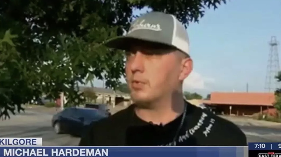 Adolescente atacado por colega após fazer uma piada tem a cabeça reconstruída enquanto a família divulga uma atualização chocante Michael Hardeman disse que seu filho estava “lutando” e “envergonhado” após o suposto ataque (KLTV)