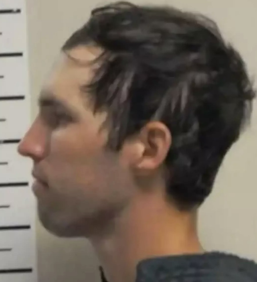 FBI revela como capturou o suspeito do assassinato de Charlie Kirk ao divulgar quem os alertou Tyler Robinson foi identificado como suspeito do tiroteio (Divulgação da polícia)