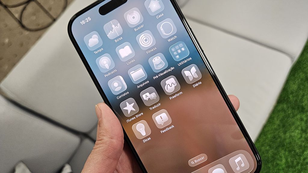 iPhone iOS 26