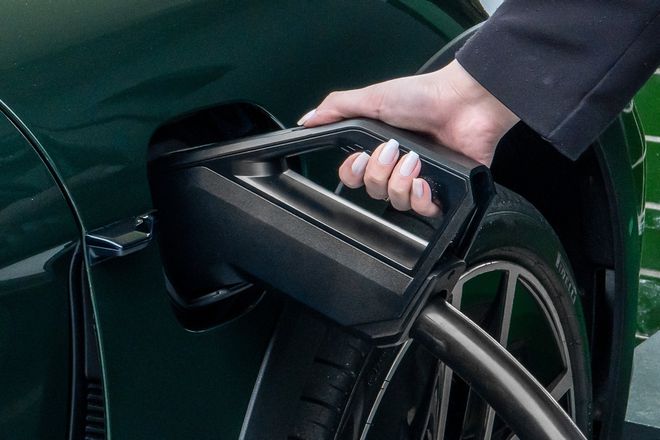 Caregador Porsche