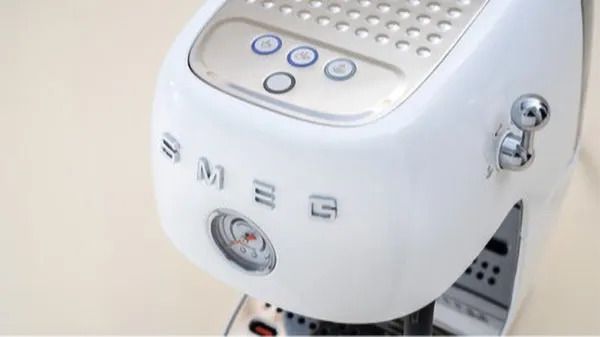 Máquina de café Smeg ECF03