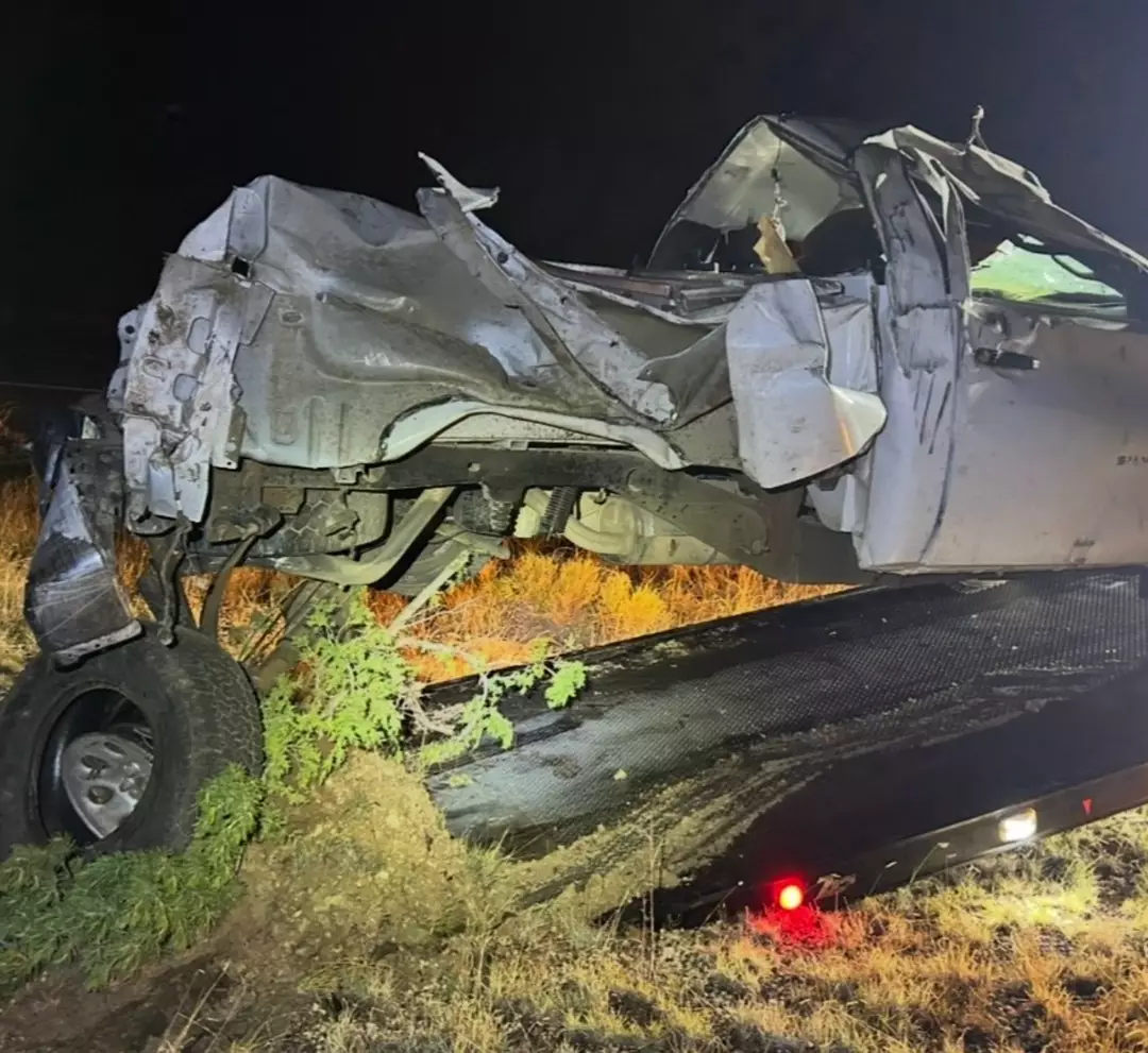 Polícia emite alerta após adolescente de 13 anos embriagada bater carro a 160 km/h com criança de 11 anos no banco do passageiro As crianças sofreram ferimentos sem risco de vida (AZDPS Highway Patrol/Facebook)