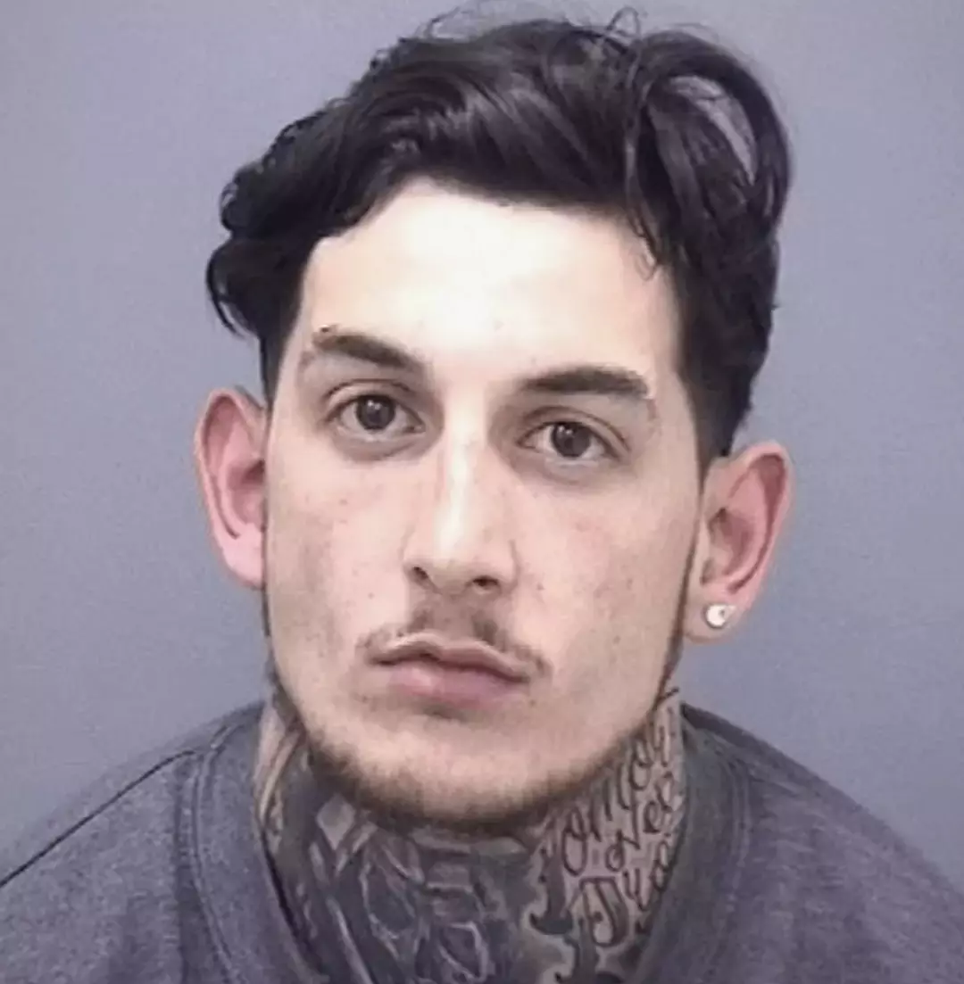 Isabelle Dale é acusada de manter atos sexuais com o detento Shahid Sharif (Dorset Police)