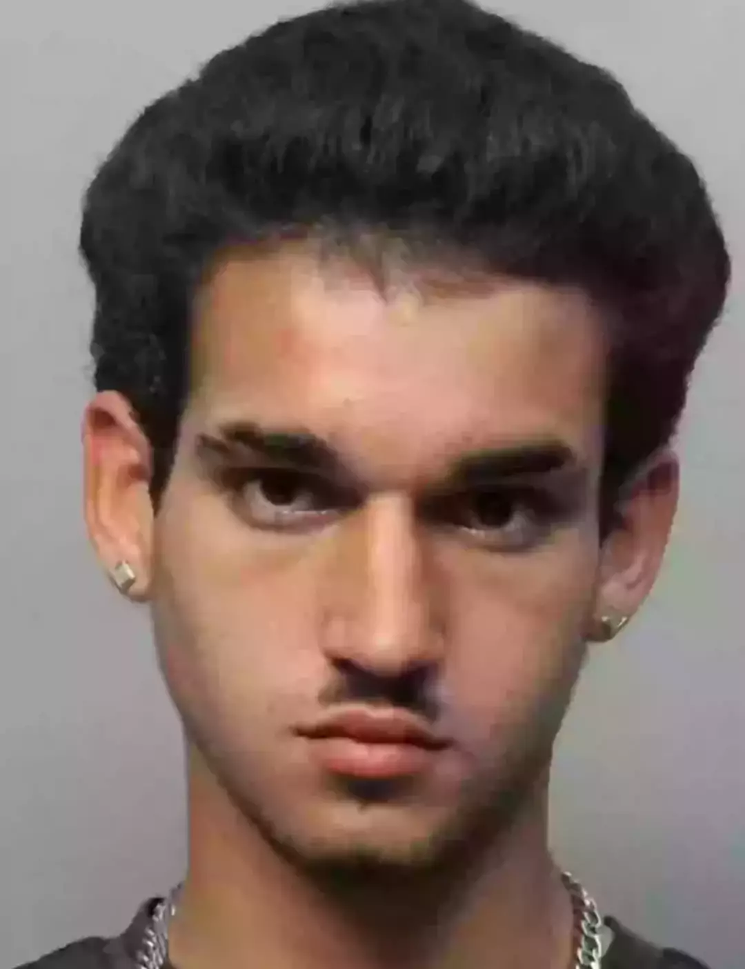 Simulação chocante revela como dois detentos em celas separadas tiveram um bebê sem jamais se encontrarem Joan Depaz está preso por acusação de homicídio em primeiro grau no Miami-Dade Corrections