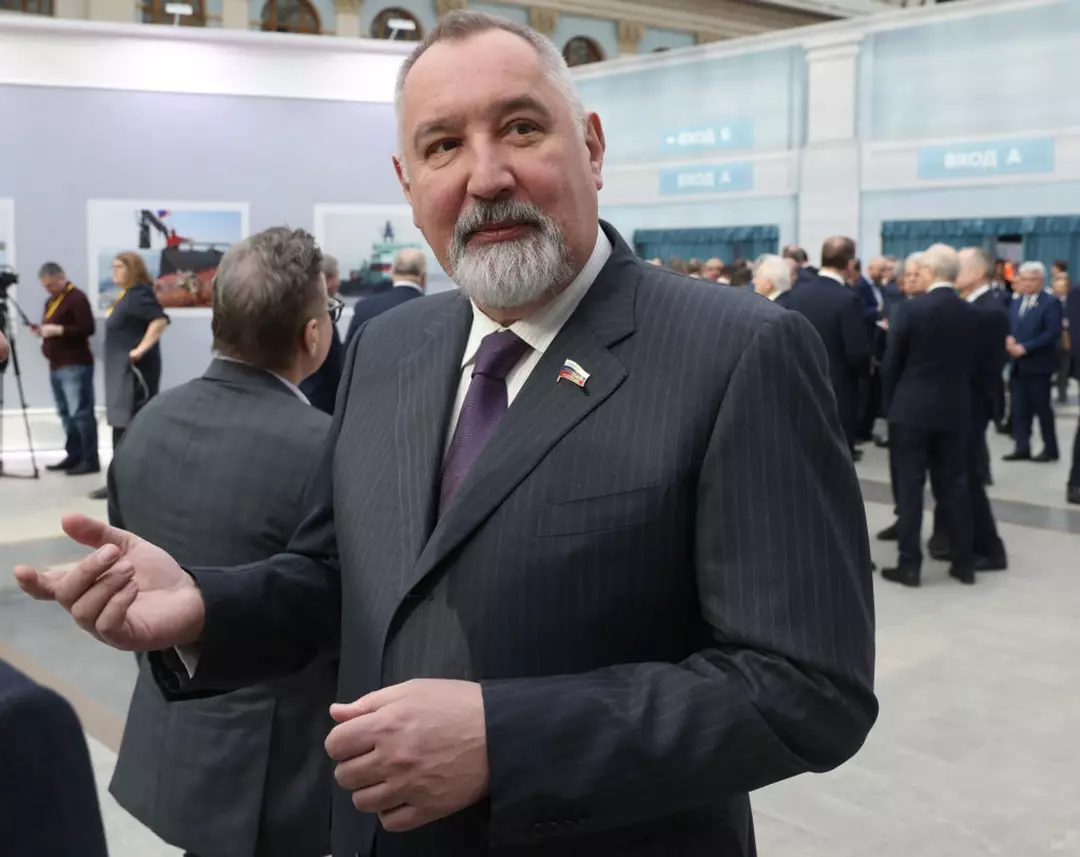 Rússia envia uma ameaça assustadora de atacar estes 23 locais, alimentando temores de Terceira Guerra Mundial O senador russo Dmitry Rogozin fez uma ameaça assustadora ao Reino Unido