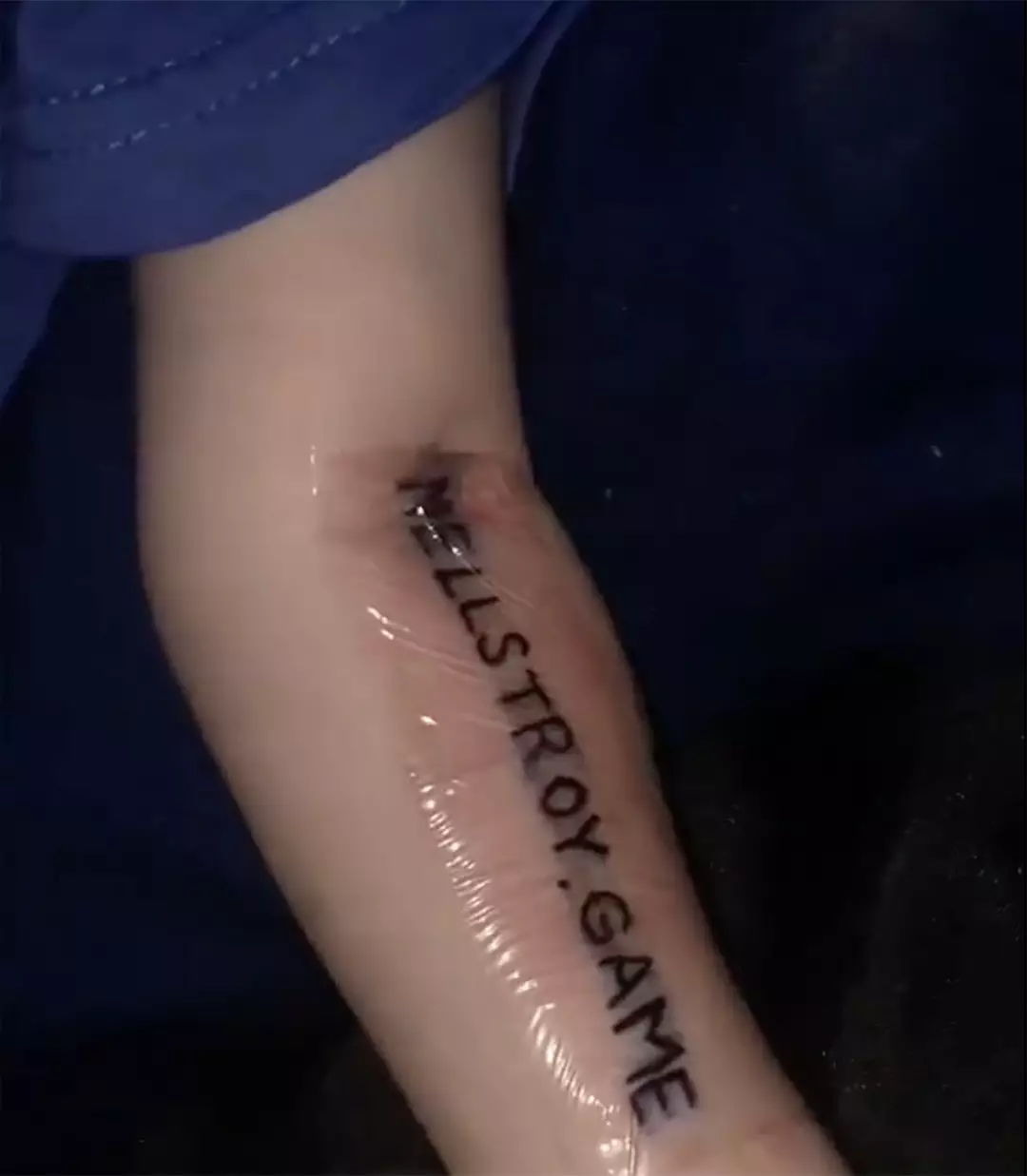 O vídeo causou indignação na Rússia (East2West)