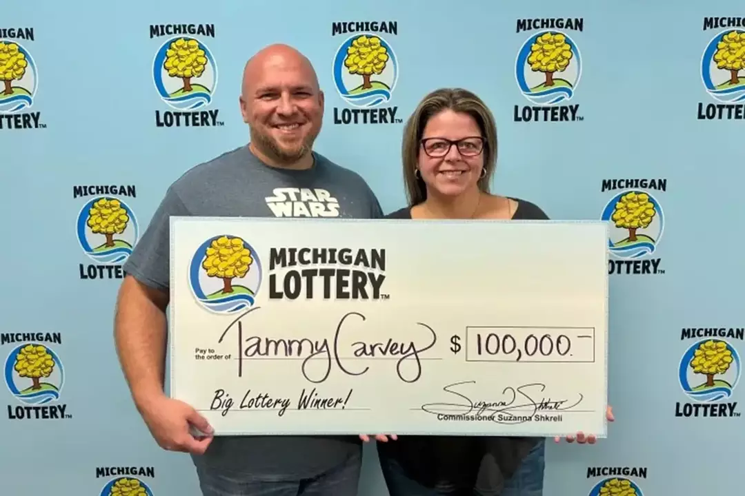 Mulher ganha prêmio enorme na loteria após pedir ao ChatGPT para gerar seus números Tammy Carvey levou um prêmio de 100.000 dólares graças ao ChatGPT (Michigan Lottery)