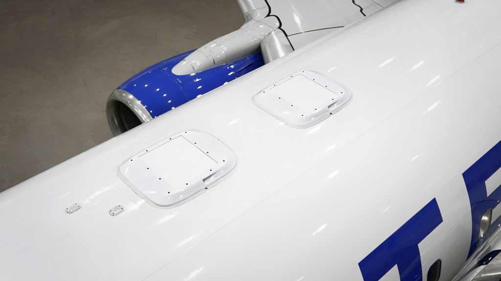 United Airlines starlink elon musk