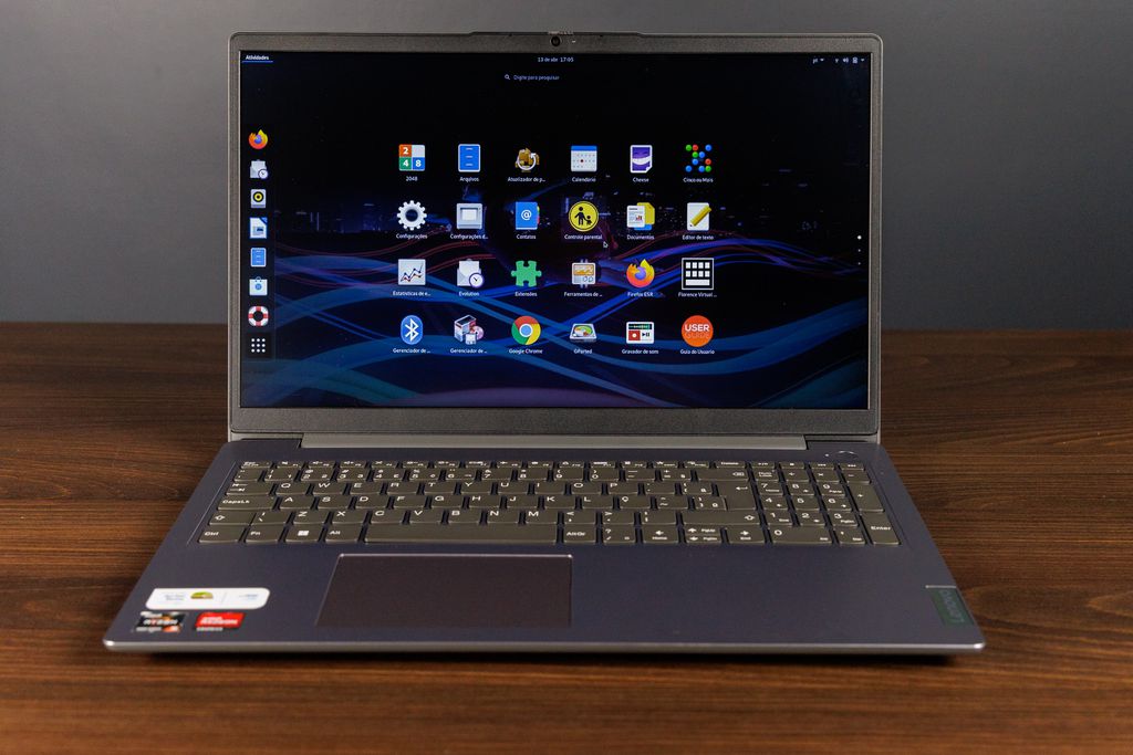 Você pode testar o Linux sem instalar no seu PC (Imagem: Ivo Meneghel Jr/Canaltech)
