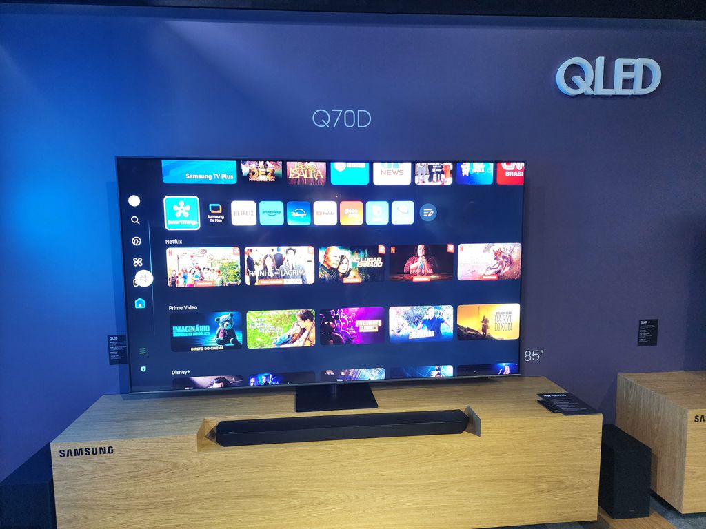 sAMSUNG Q70D