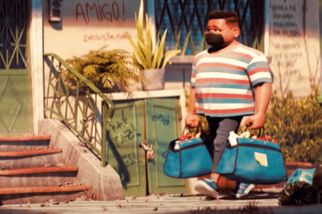 Imagem da animação Tamo Junto. Vê-se um garoto usando máscara, vestindo camiseta listrada, carregando duas sacolas de feira, enquanto caminha pela calçada.