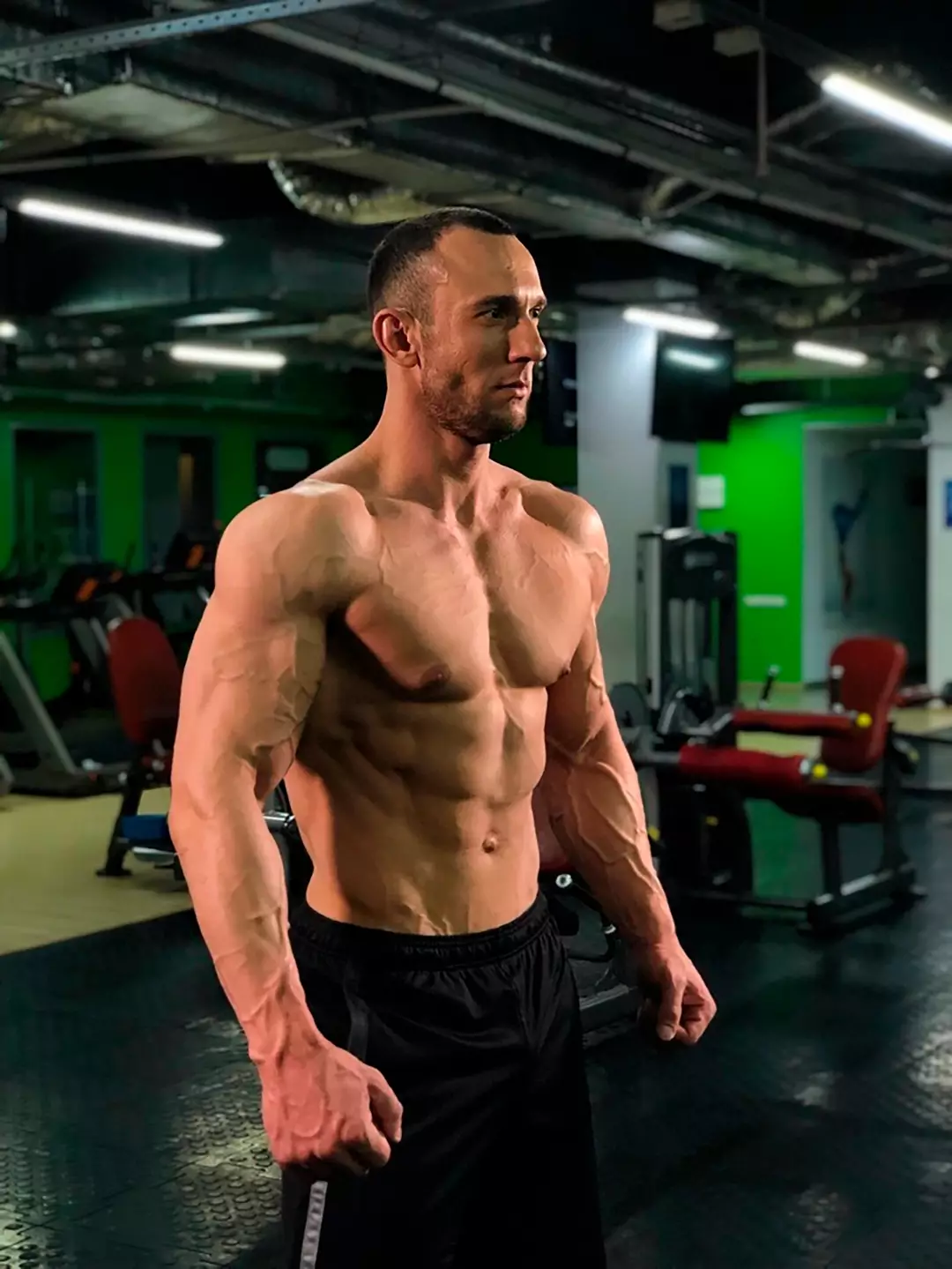 Segundo amigos, o influenciador fitness morreu enquanto dormia (East2West)