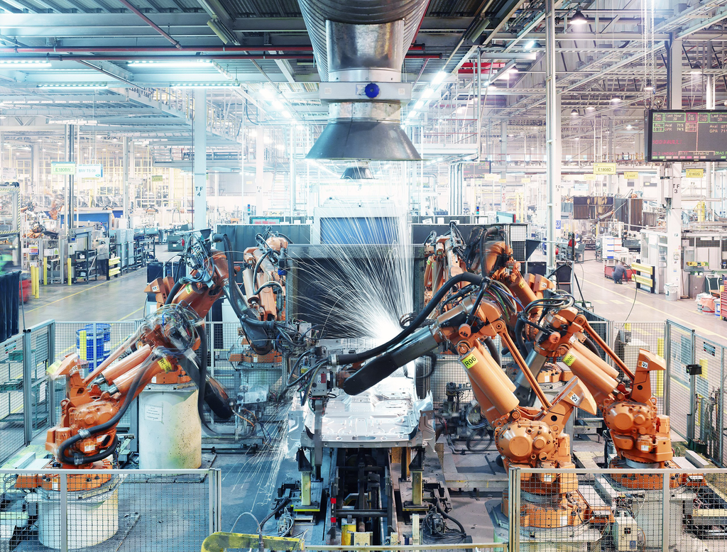 Fábricas como a de Solihull, no Reino Unido, ficaram paralisadas por semanas por conta do ciberataque, custando mais de um bilhão de libras à empresa (Imagem: Land Rover MENA/CC-BY-2.0)