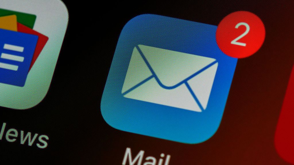 Seu e-mail e sua conta do banco também estão na deep web, ou seja, na parte não indexada da internet, que não aparece nas buscas (Imagem: Brett Jordan/Unsplash)