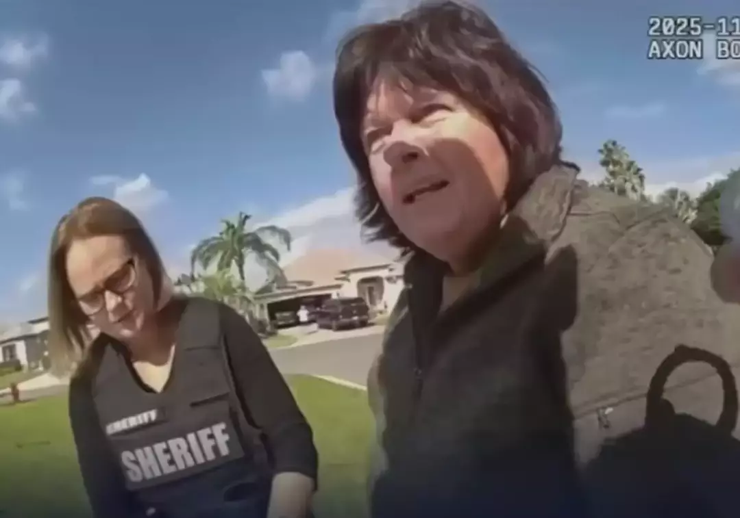 O momento em que Debra foi presa como “Sharon” (Marion County Sheriff’s Department)