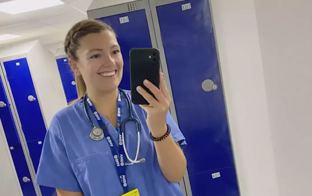 (Stand Up To Cancer UK)