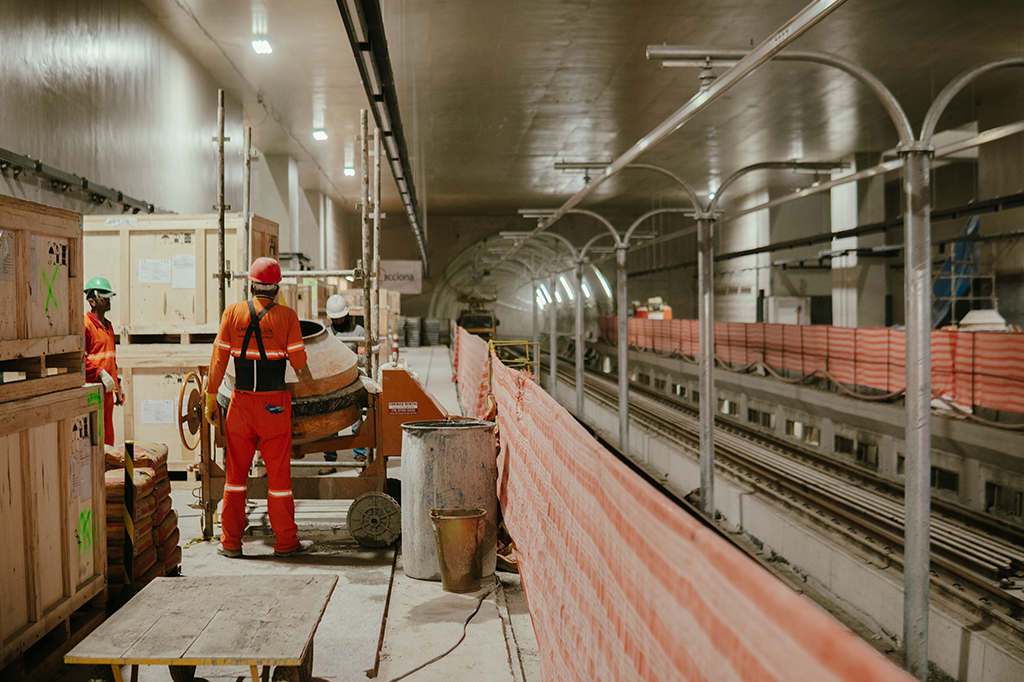 Fotografia do canteiro de obras da estação Santa Marina da Linha 6 - Laranja do metrô de São Paulo.