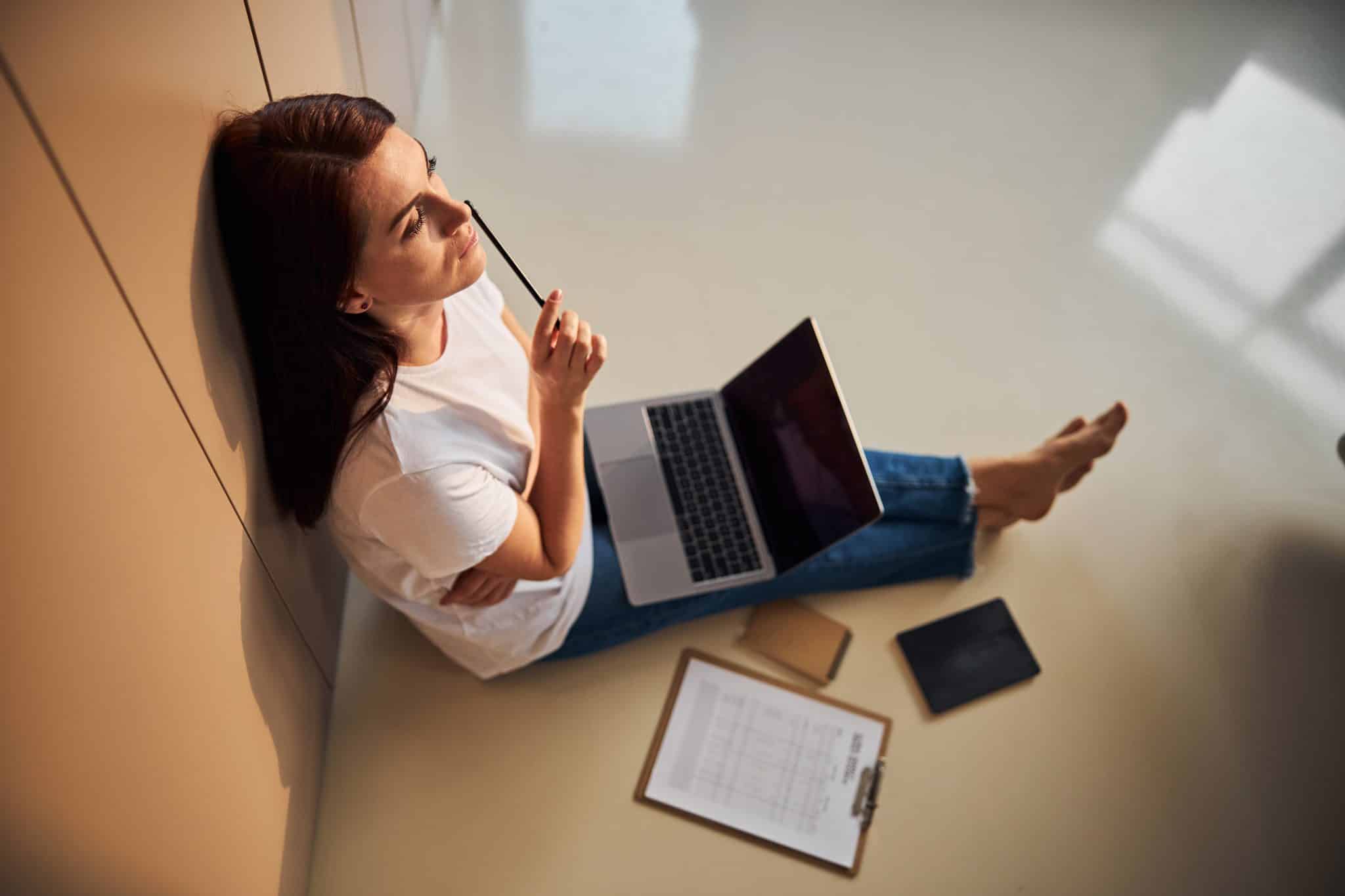 Os hábitos silenciosos que revelam a verdadeira independência emocional Os hábitos silenciosos que revelam a verdadeira independência emocional