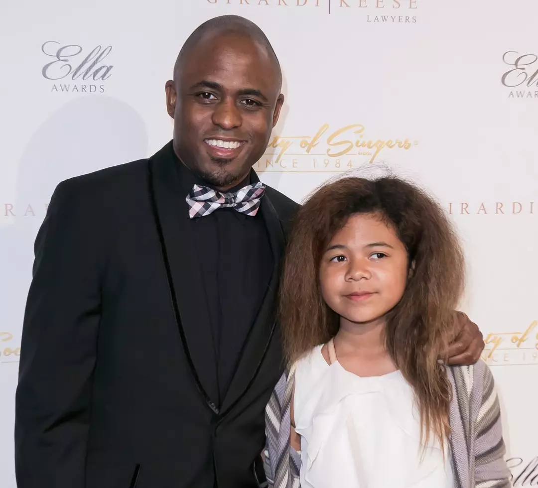 Wayne Brady com sua filha Maile Brady em 2014.