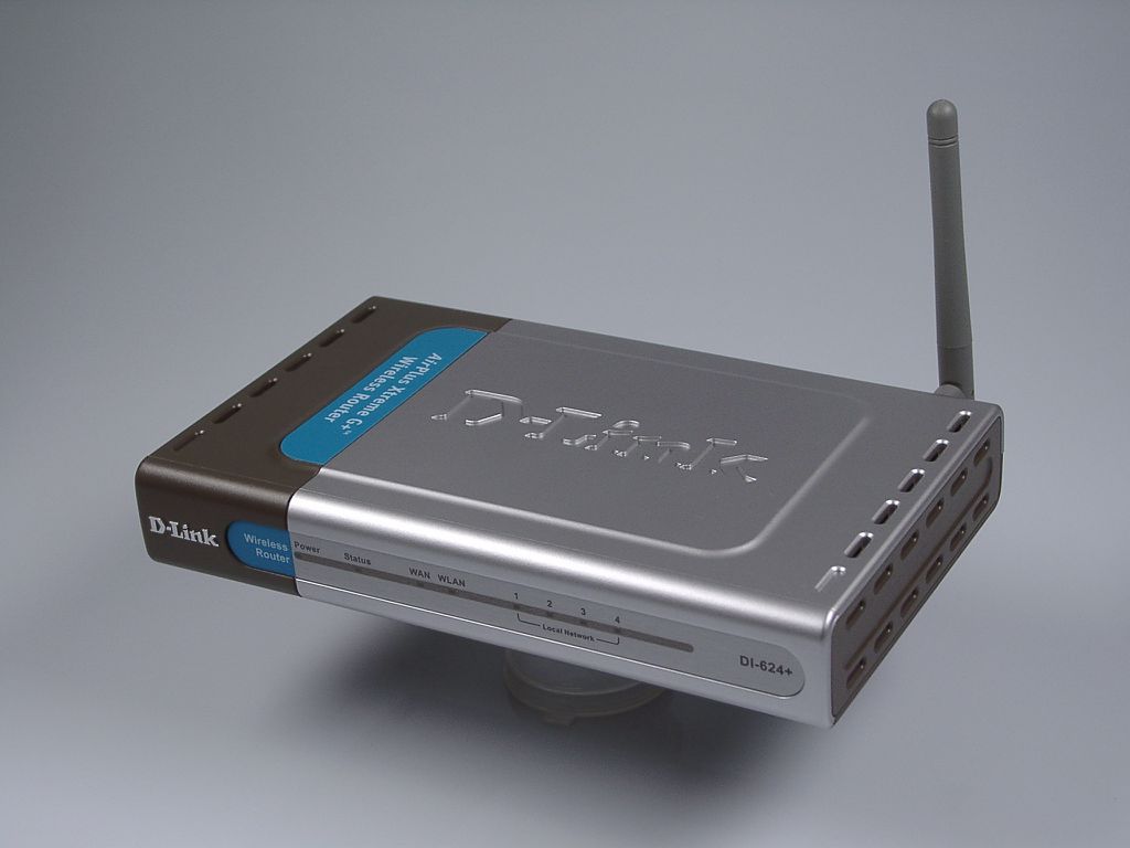 Roteadores mais antigos da D-Link, no chamado end-of-life, já não recebem atualizações de firmware, deixando o aparelho vulnerável a hackers indefinidamente (Imagem: D-Link)