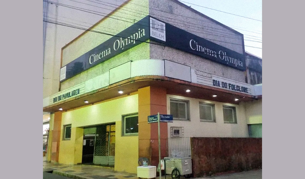 Fachada do Cine Olympia, em Belém.