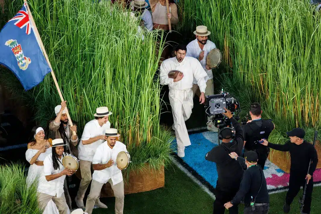 Bad Bunny encerrou sua apresentação com uma forte declaração sobre o amor.