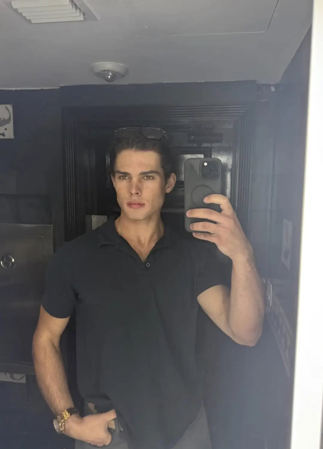 O criador controverso afirma “elevar” seus seguidores (Instagram).