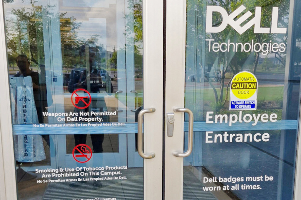 Fotografia da porta da sede da Dell.