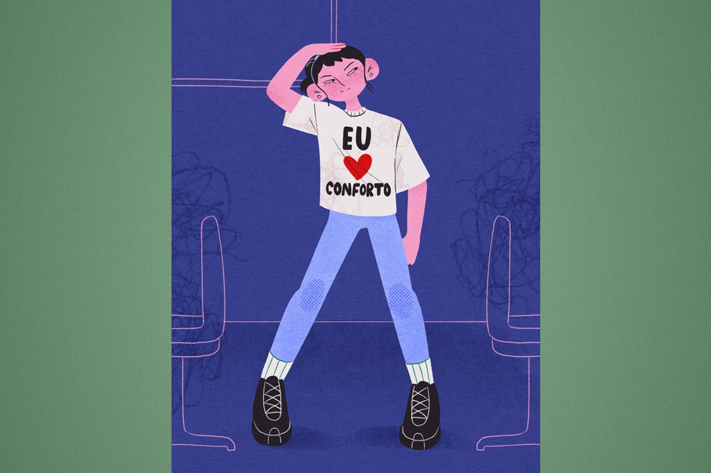 Ilustração de pessoa de pele clara, cabelo escuro, vestindo camiseta branca com EU ❤ CONFORTO, calça azul e tênis pretos, com a mão na testa, em um fundo azul com contornos de cadeiras