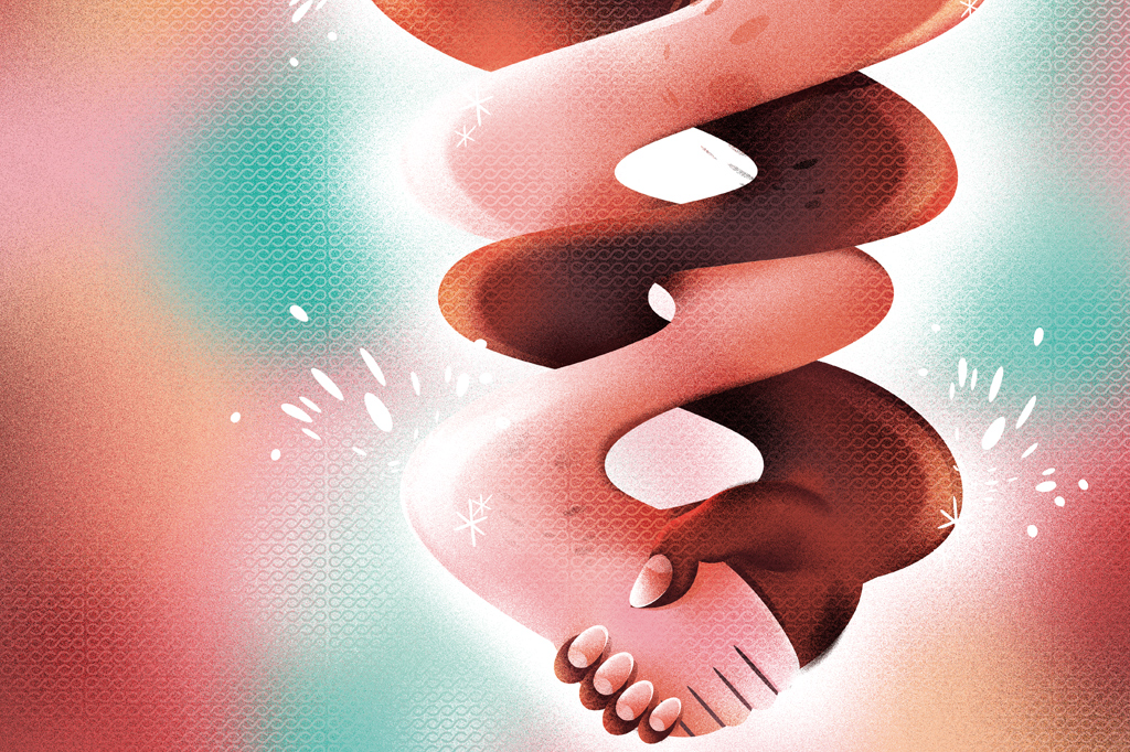 Duas mãos, uma de pele clara e outra de pele escura, se entrelaçam em um aperto firme, formando uma espiral ascendente. O fundo é um gradiente de rosa, vermelho e azul-petróleo, com pequenos pontos e traços brancos que sugerem brilho e movimento.