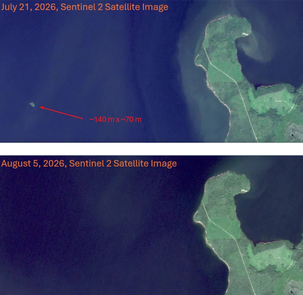 Comparativo de imagens de satélite Sentinel 2 de 2026. A superior, de 21 de julho, mostra uma ilha de 140x70m no mar azul escuro, com uma seta vermelha apontando para ela. A inferior, de 5 de agosto, mostra a mesma área sem a ilha, apenas o mar e a costa verde à direita