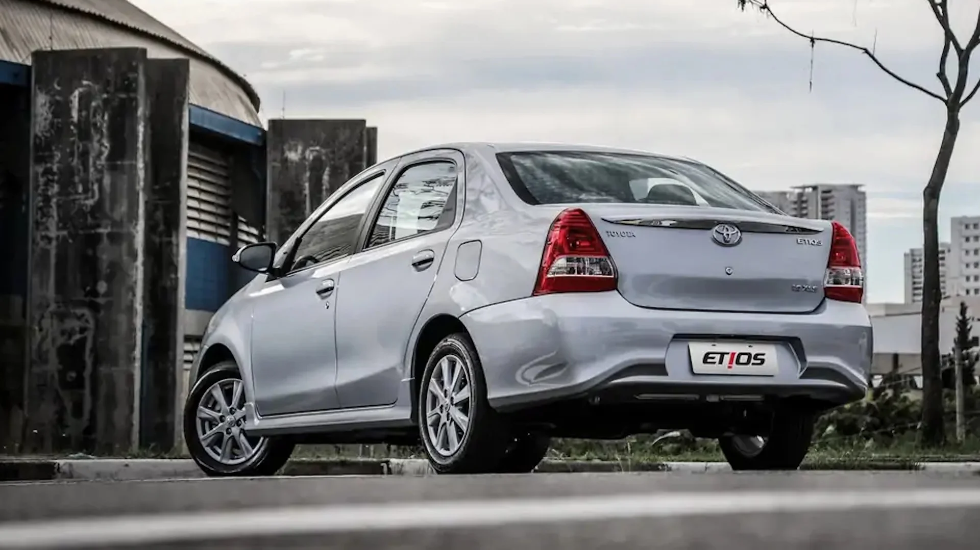 Editar informações da imagem Toyota Etios sedan