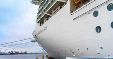 Royal Caribbean divulga comunicado após doença misteriosa se espalhar em navio